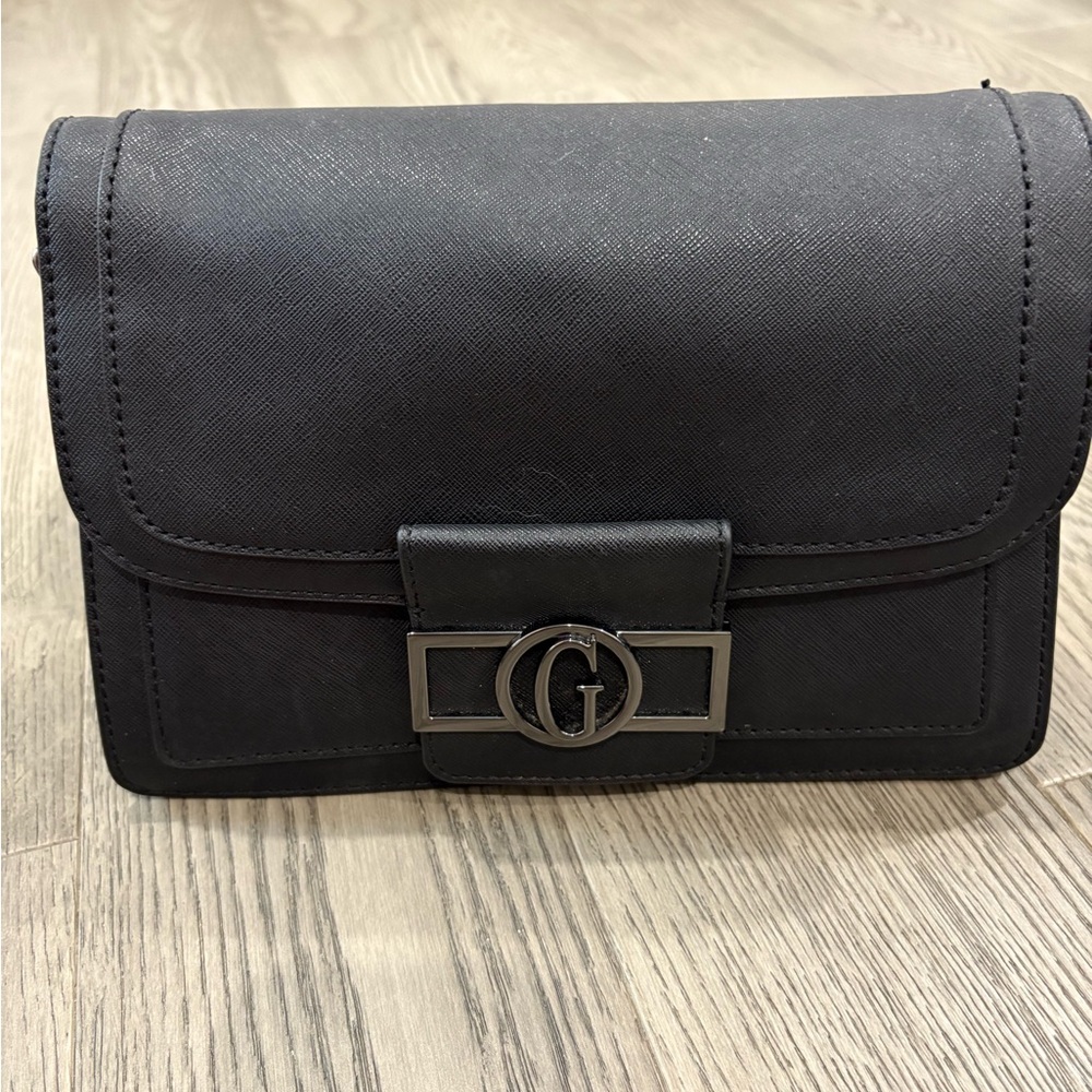 Guess Black Crossbody Bag with Sleek Design